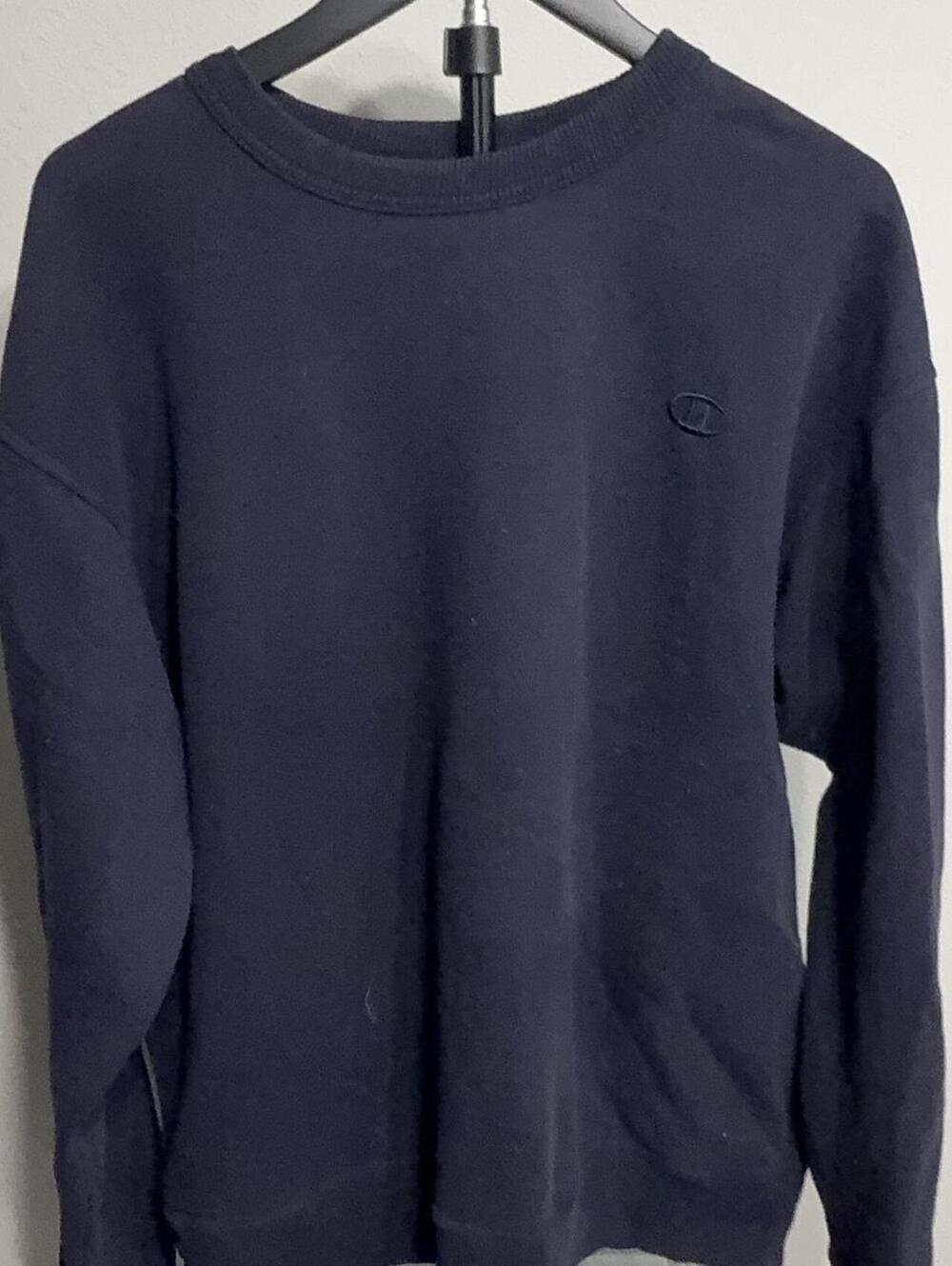 Champion Men's Navy and Blue Sweatshirt